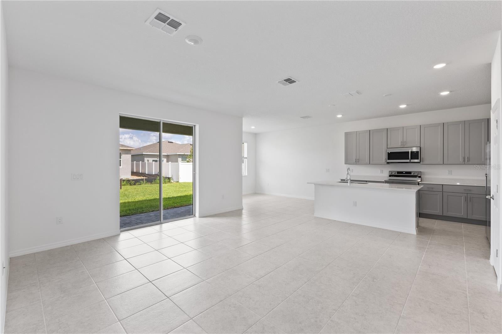 495 Silver Palm Dr, Haines City, FL 33844 photo