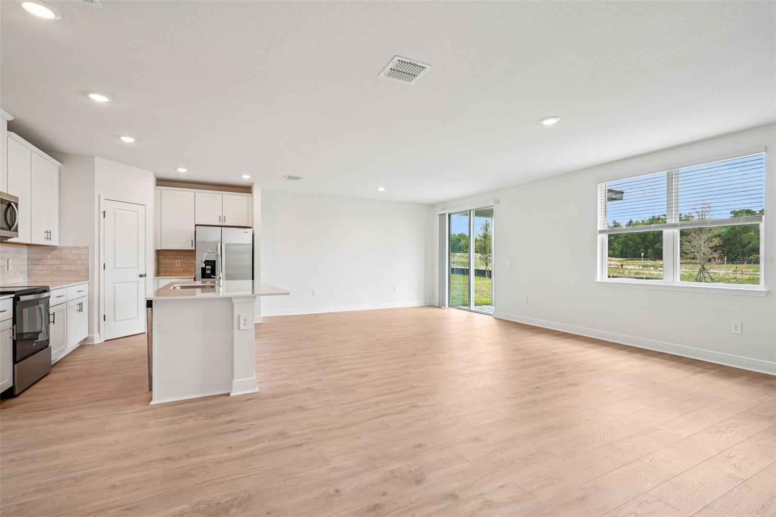 811 Sunshower Dr, Lady Lake, FL 32159 photo