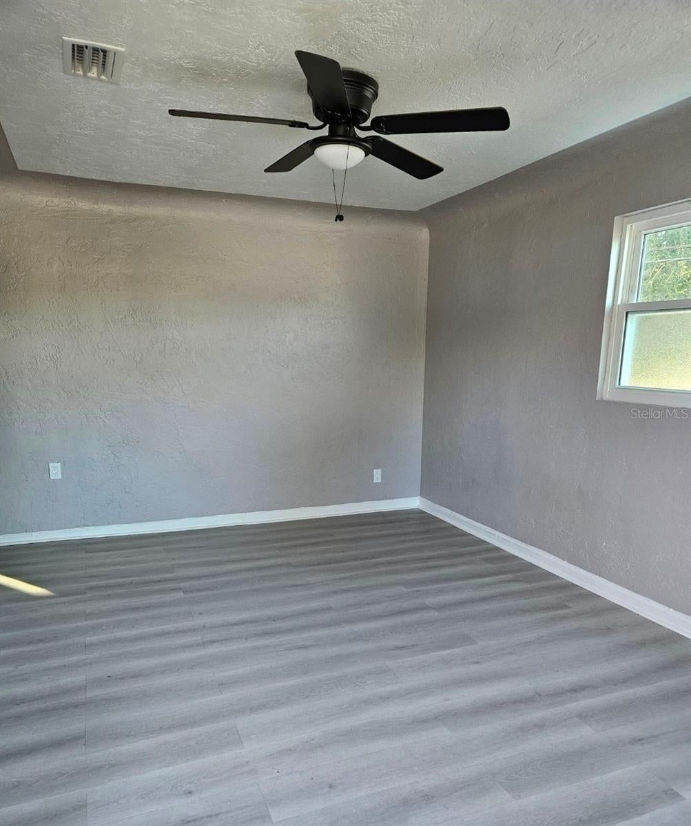 721 12 St, Saint Petersburg, FL 33705 photo