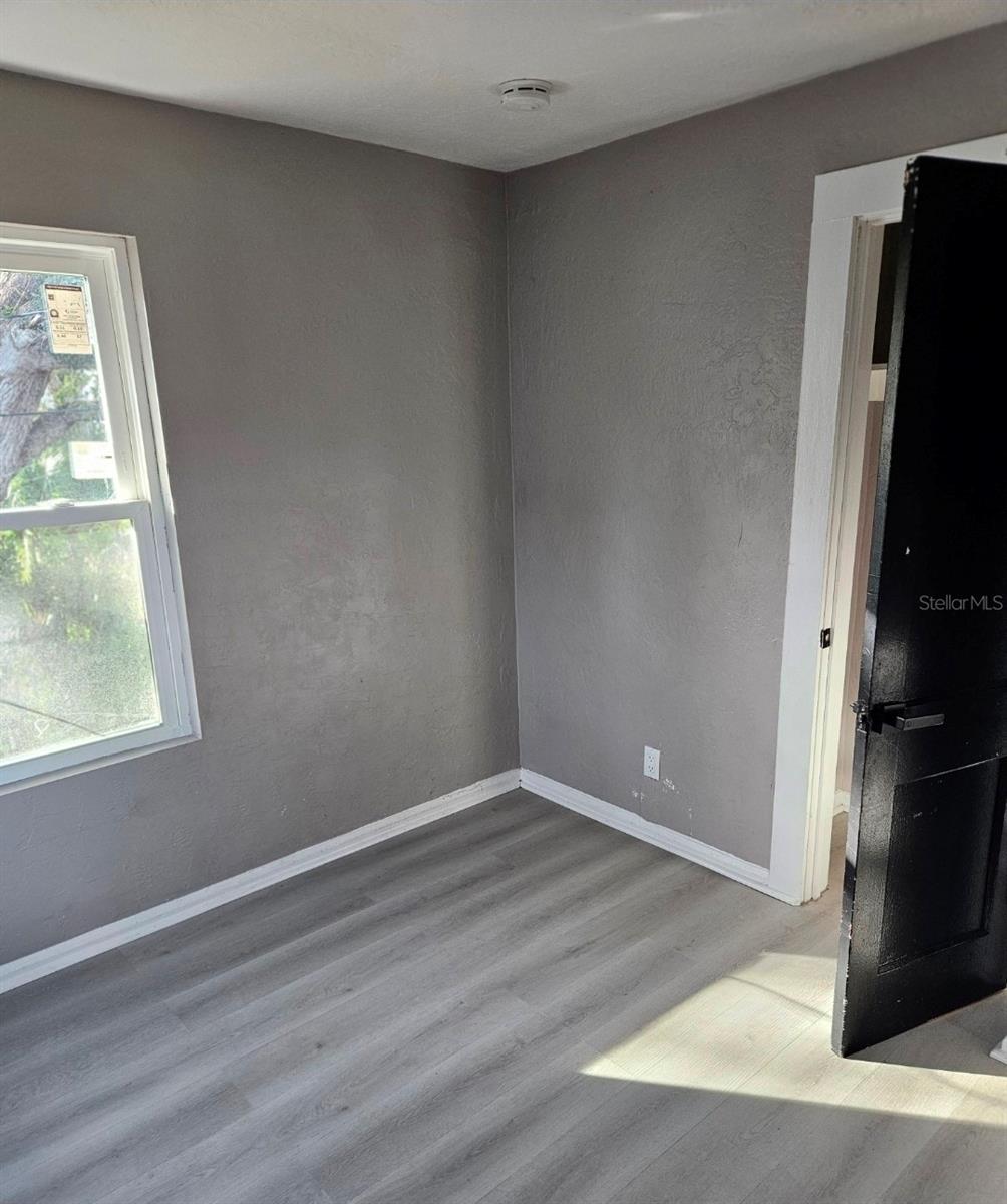 721 12 St, Saint Petersburg, FL 33705 photo