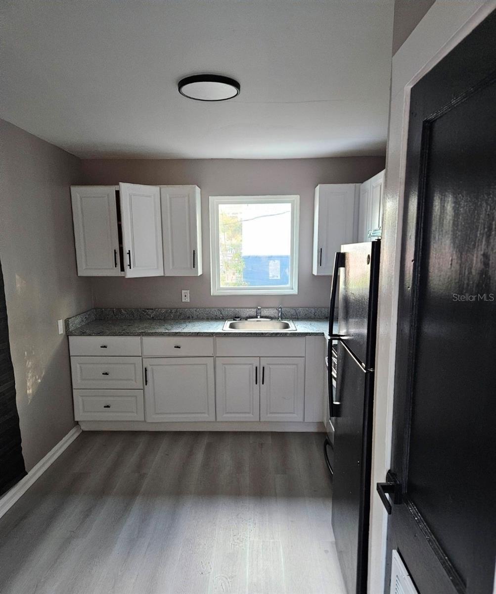 721 12 St, Saint Petersburg, FL 33705 photo