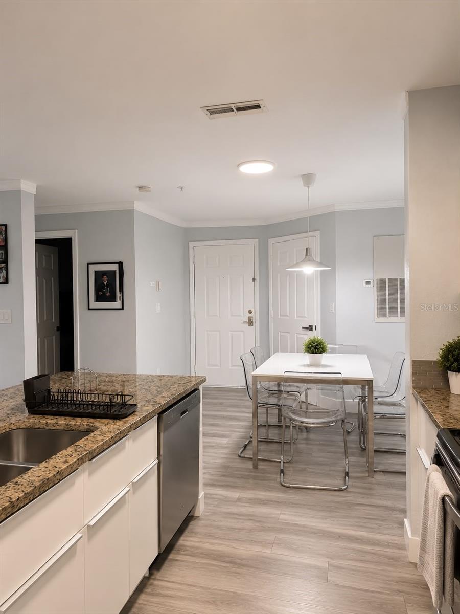 5463 Vineland Rd #5203, Orlando, FL 32811 photo