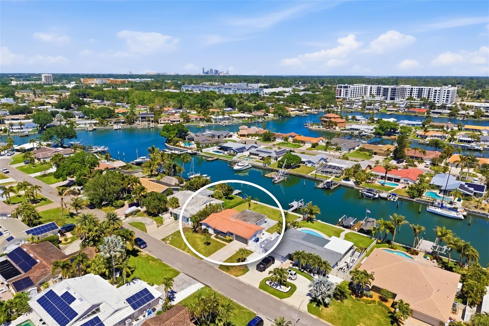 4462 39 St, Saint Petersburg, FL 33711 photo