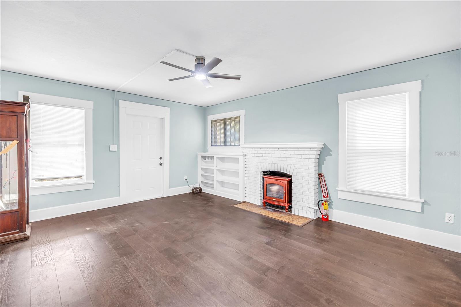 1012 Granville Ct, Saint Petersburg, FL 33701 photo