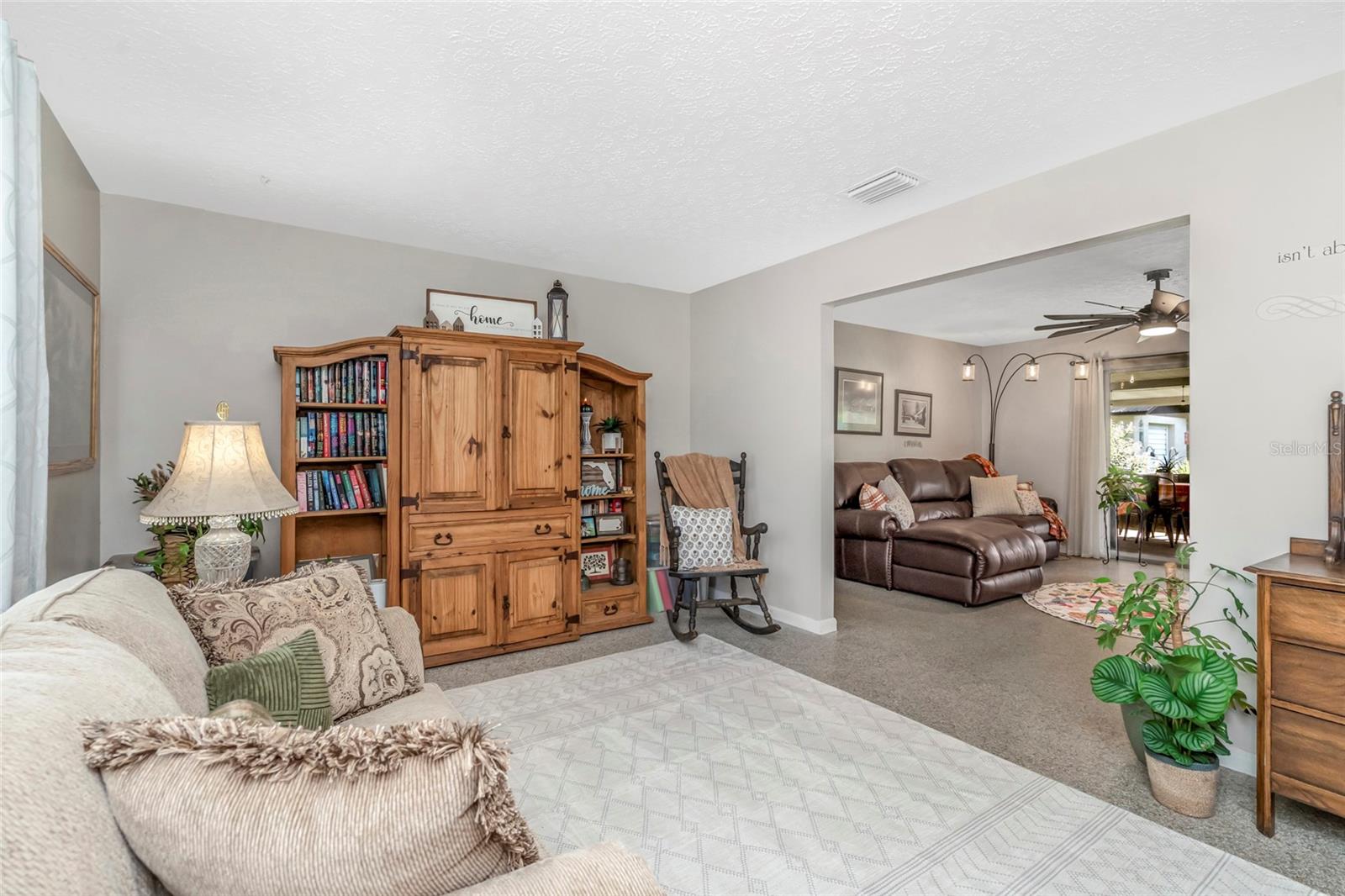 12212 Floral Ln, Thonotosassa, FL 33592 photo