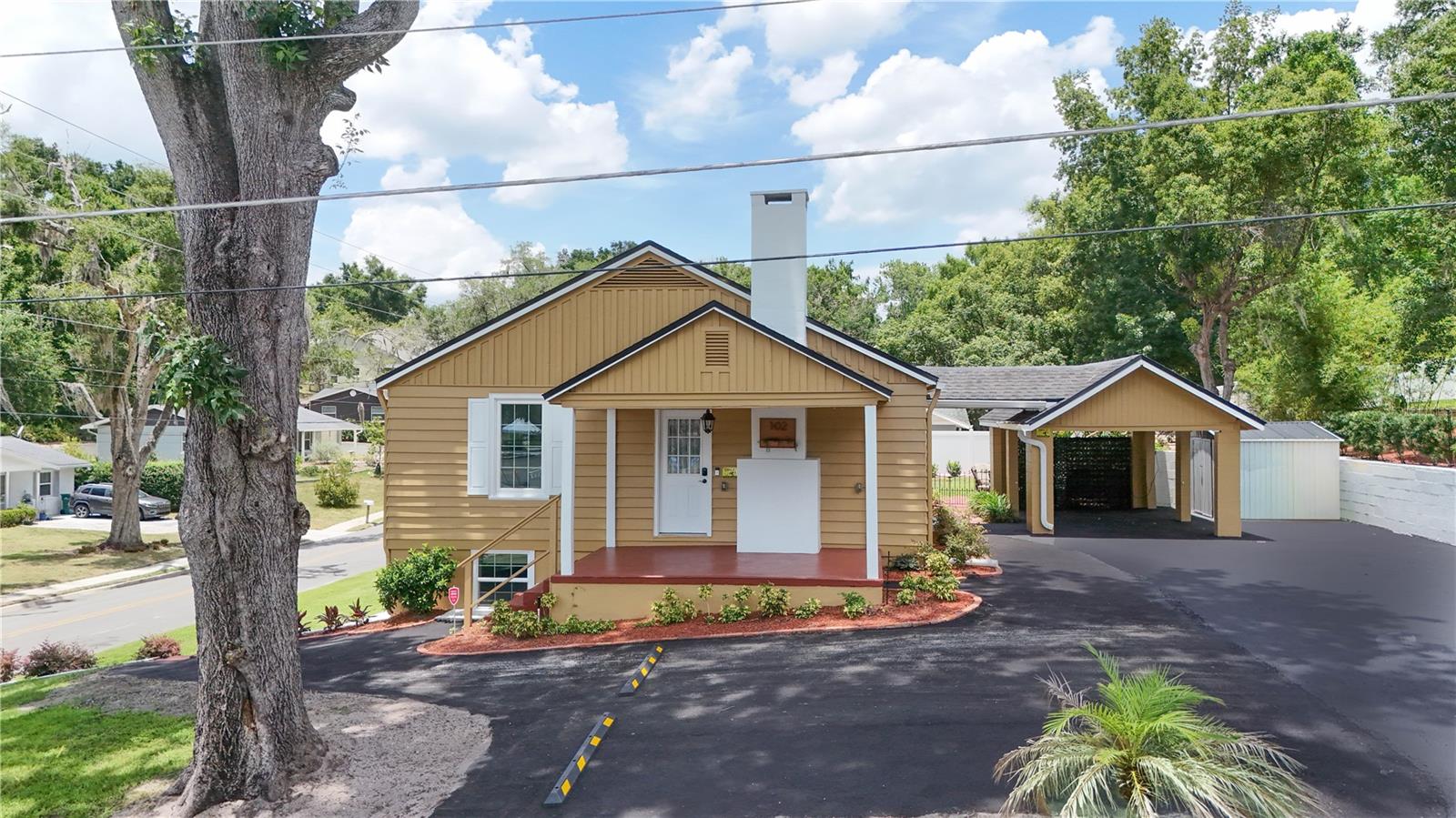 102 N Clayton St, Mount Dora, FL 32757 photo