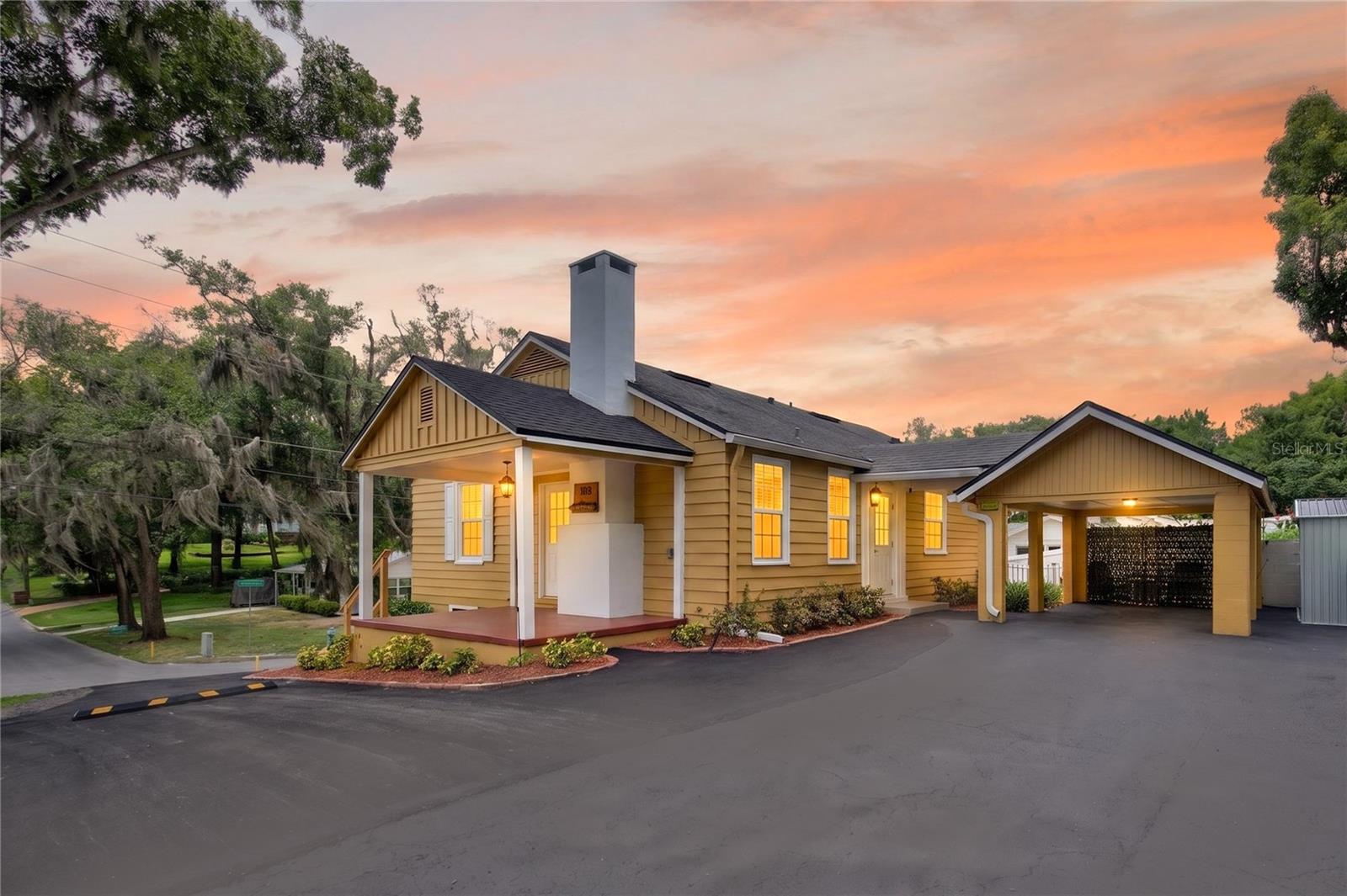 102 N Clayton St, Mount Dora, FL 32757 photo