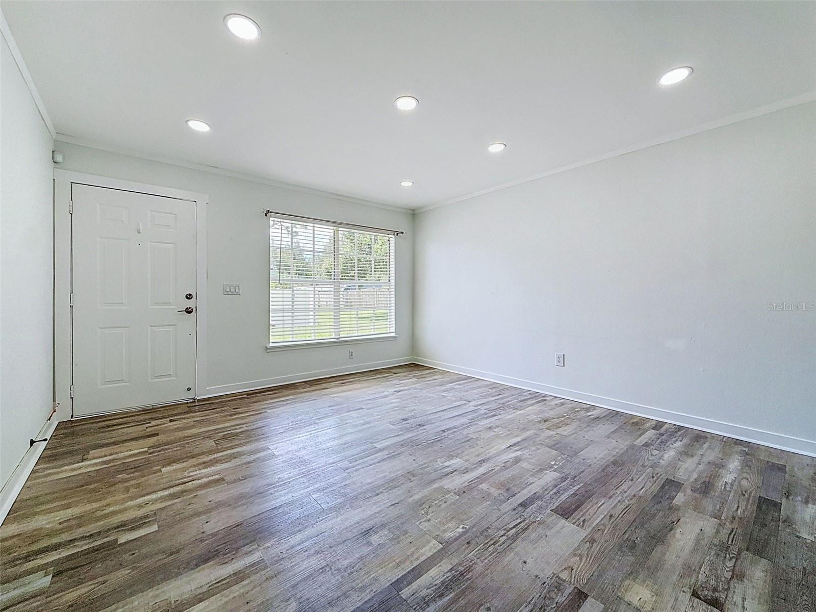 6601 121 Ave #J, Largo, FL 33773 photo