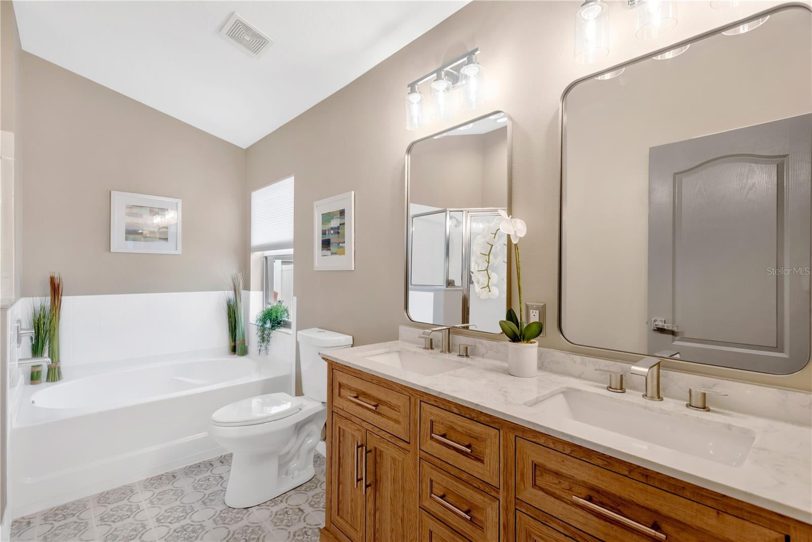 31319 Golden Gate Dr, Wesley Chapel, FL 33545 photo