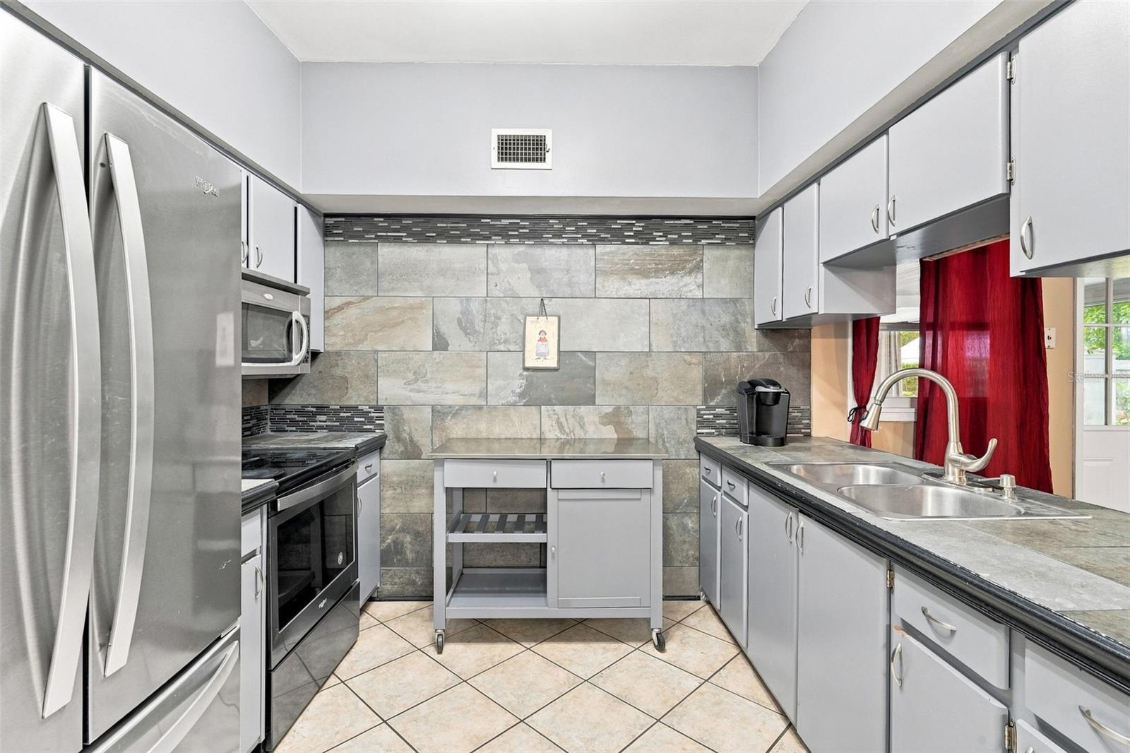 275 Abbott Ave, Lake Mary, FL 32746 photo