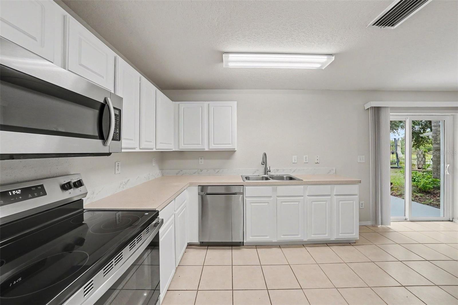 13939 Jacobson Dr, Odessa, FL 33556 photo