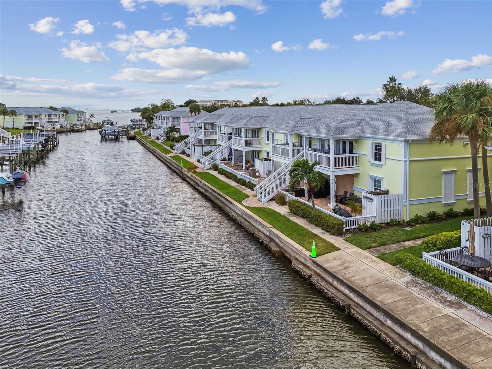 5116 Beach Dr, Saint Petersburg, FL 33705