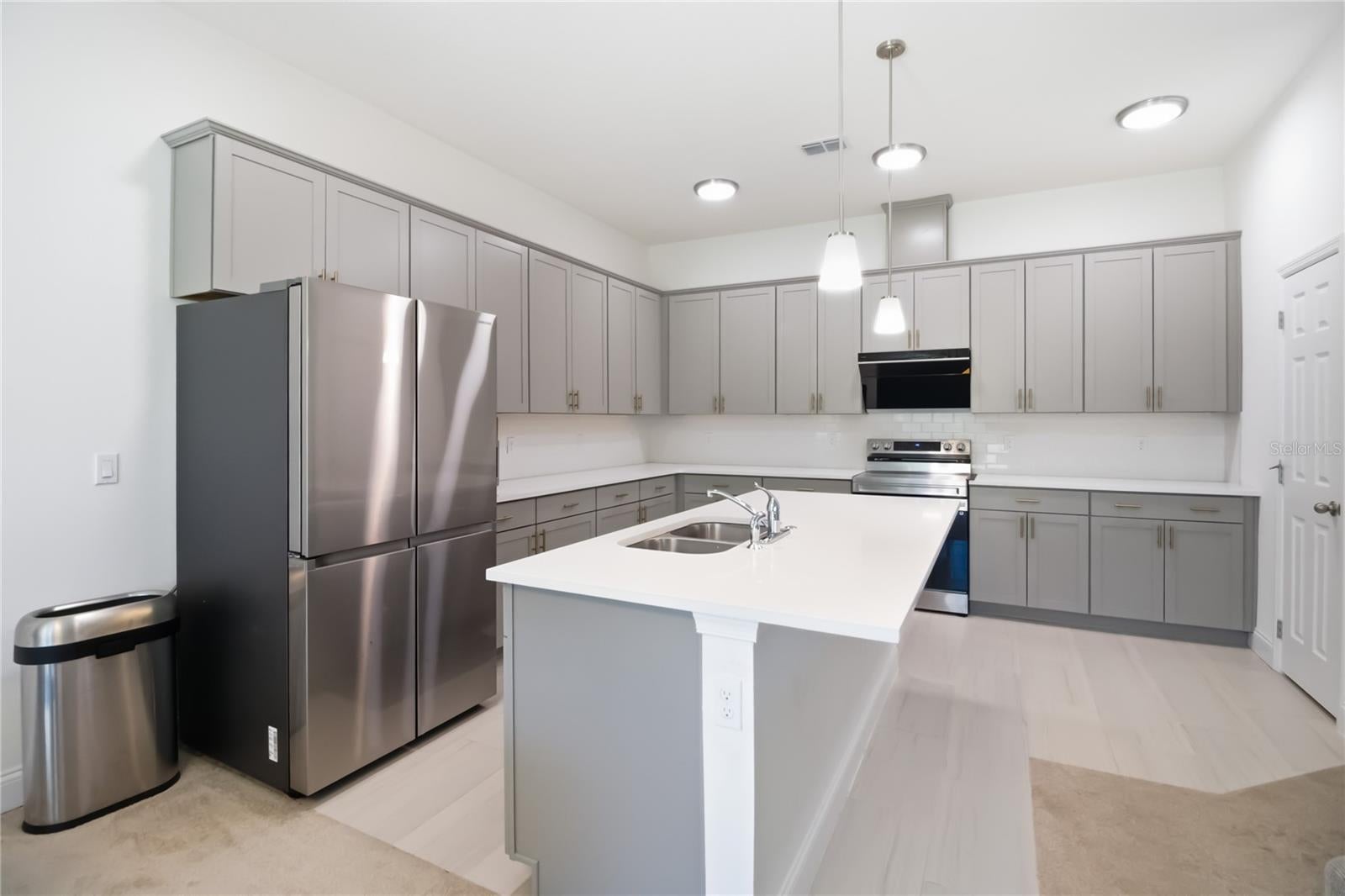 827 Dennis Ave, Orlando, FL 32807 photo