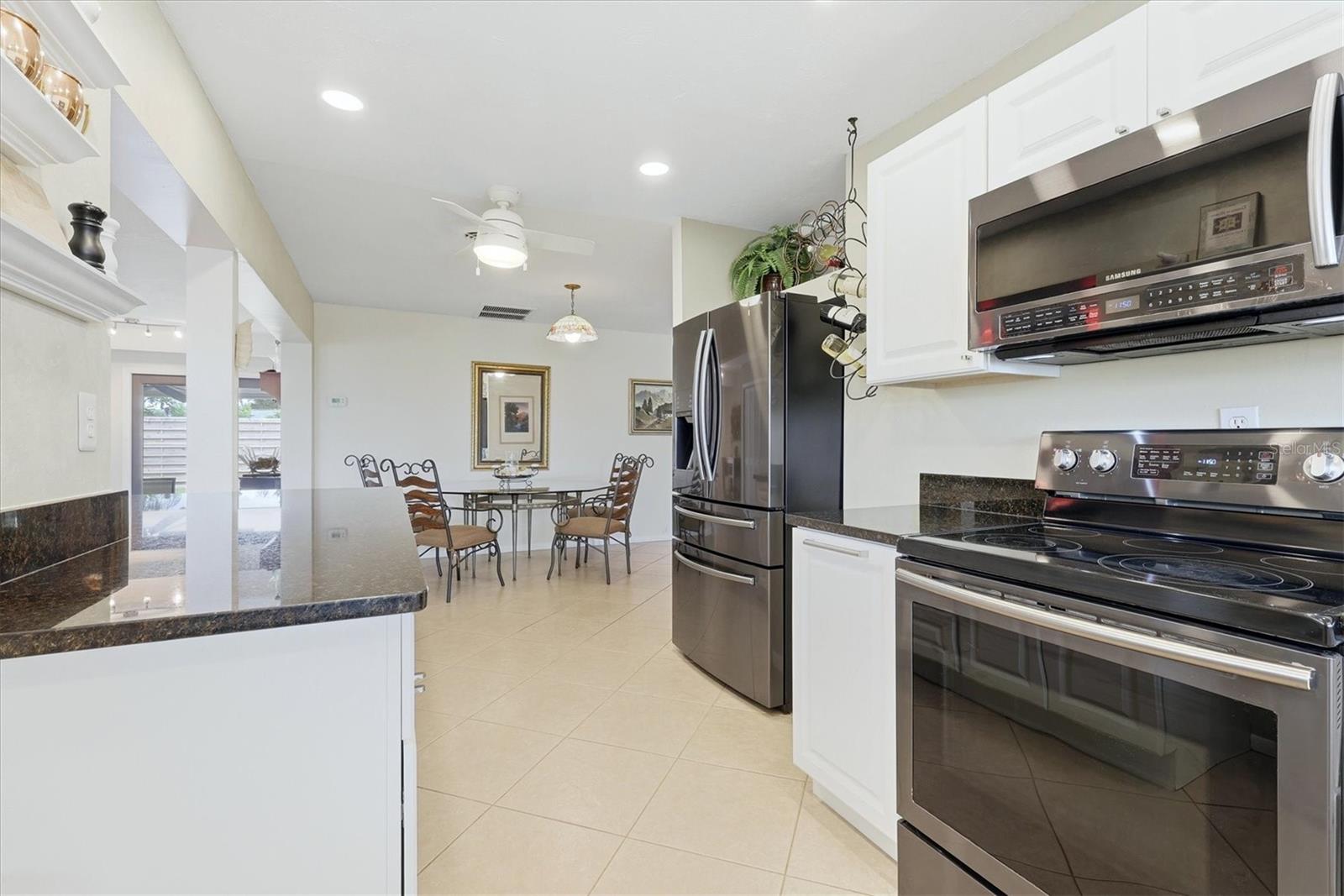 3612 S Lockwood Ridge Rd, Sarasota, FL 34239 photo