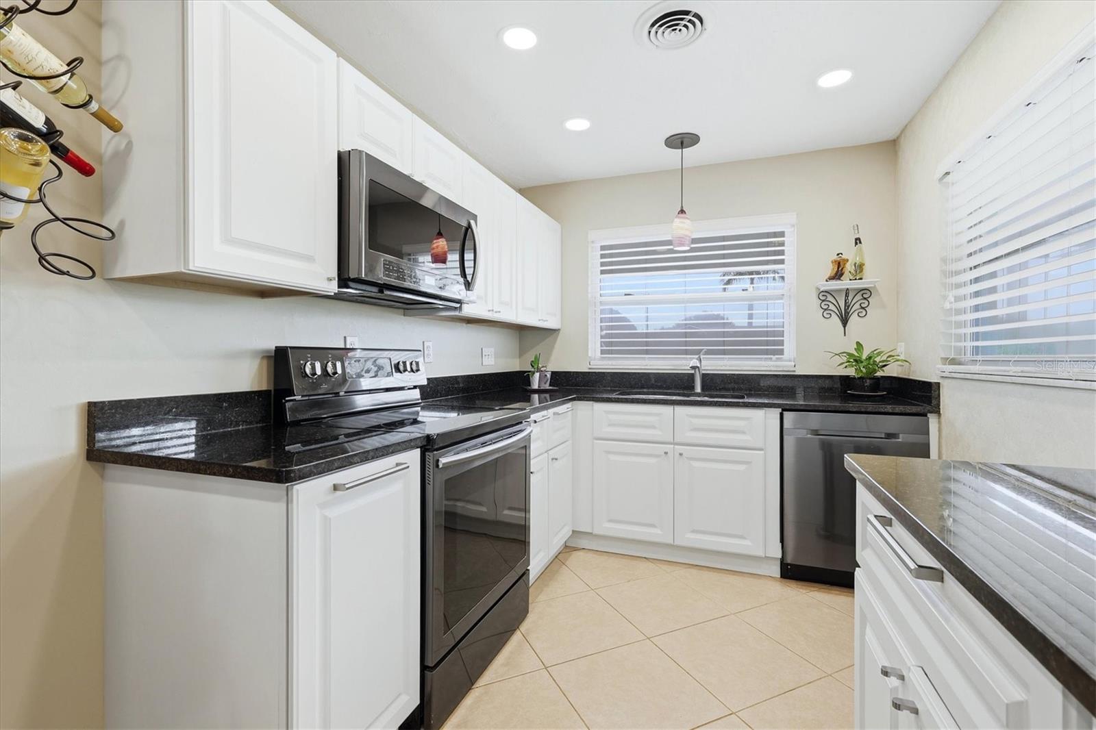 3612 S Lockwood Ridge Rd, Sarasota, FL 34239 photo