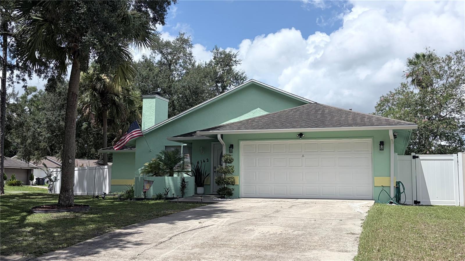 4142 Yellowwood Dr, Valrico, FL 33594 photo