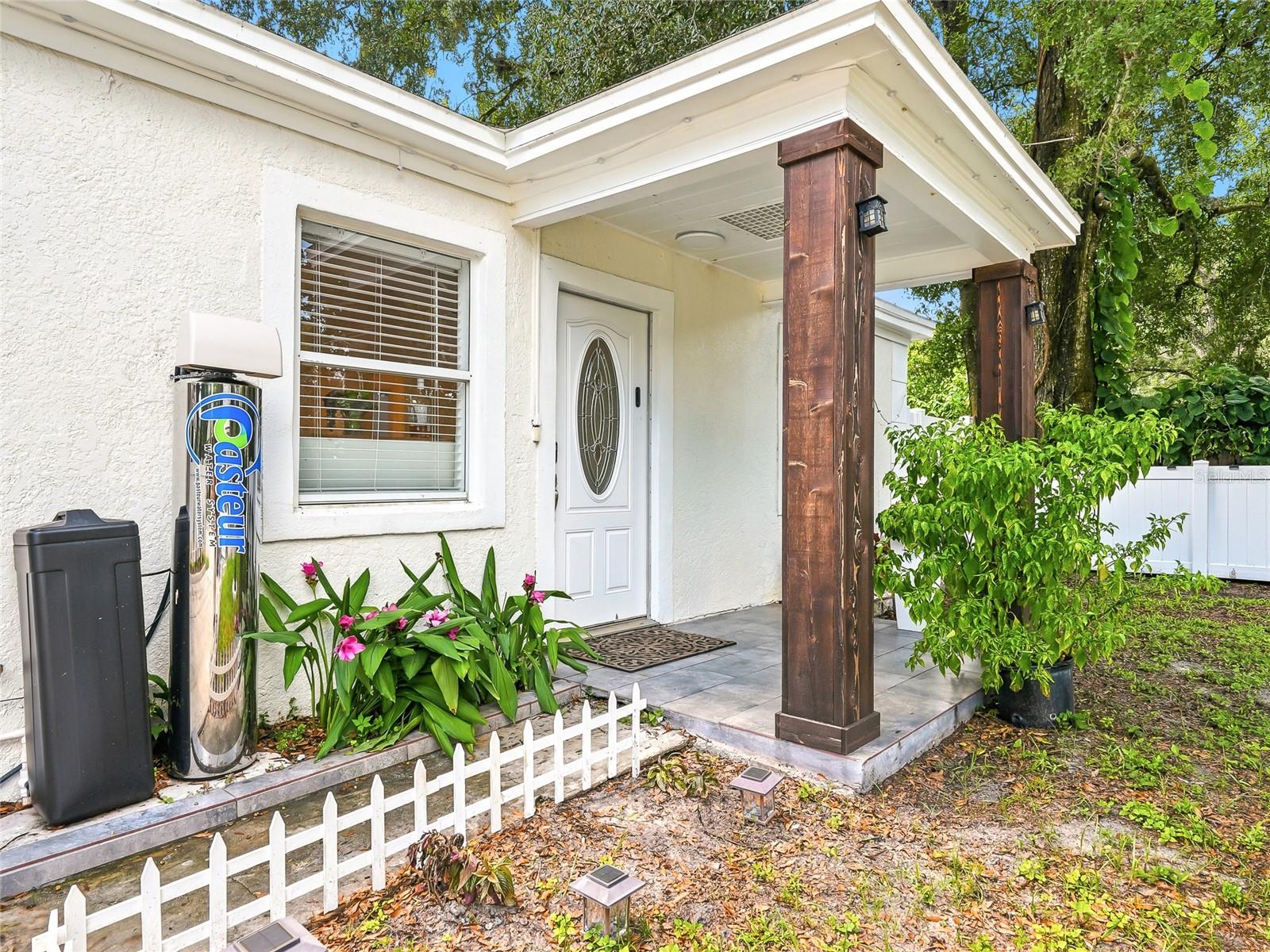 701 E Crenshaw St, Tampa, FL 33604 photo