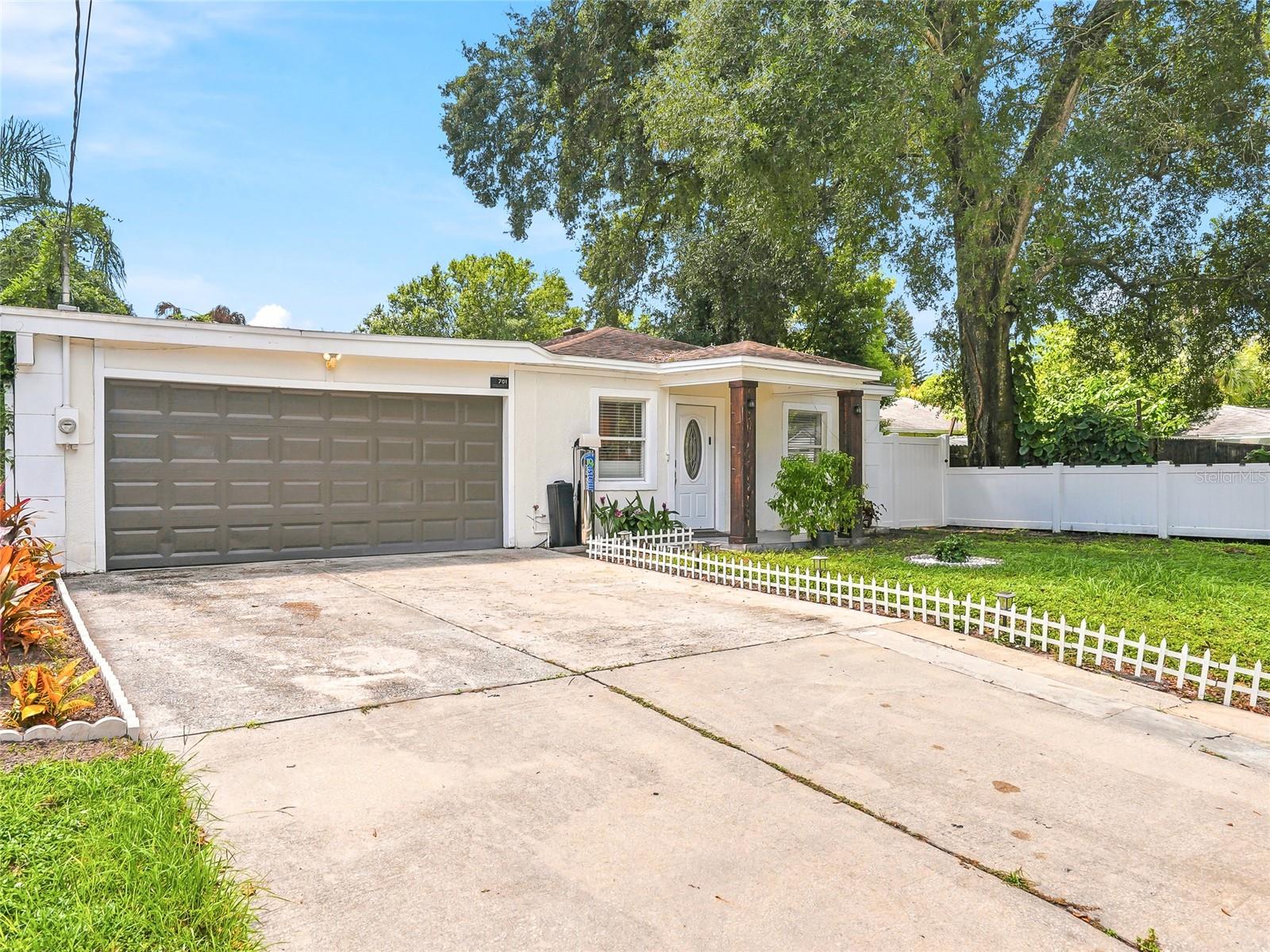 701 E Crenshaw St, Tampa, FL 33604 photo