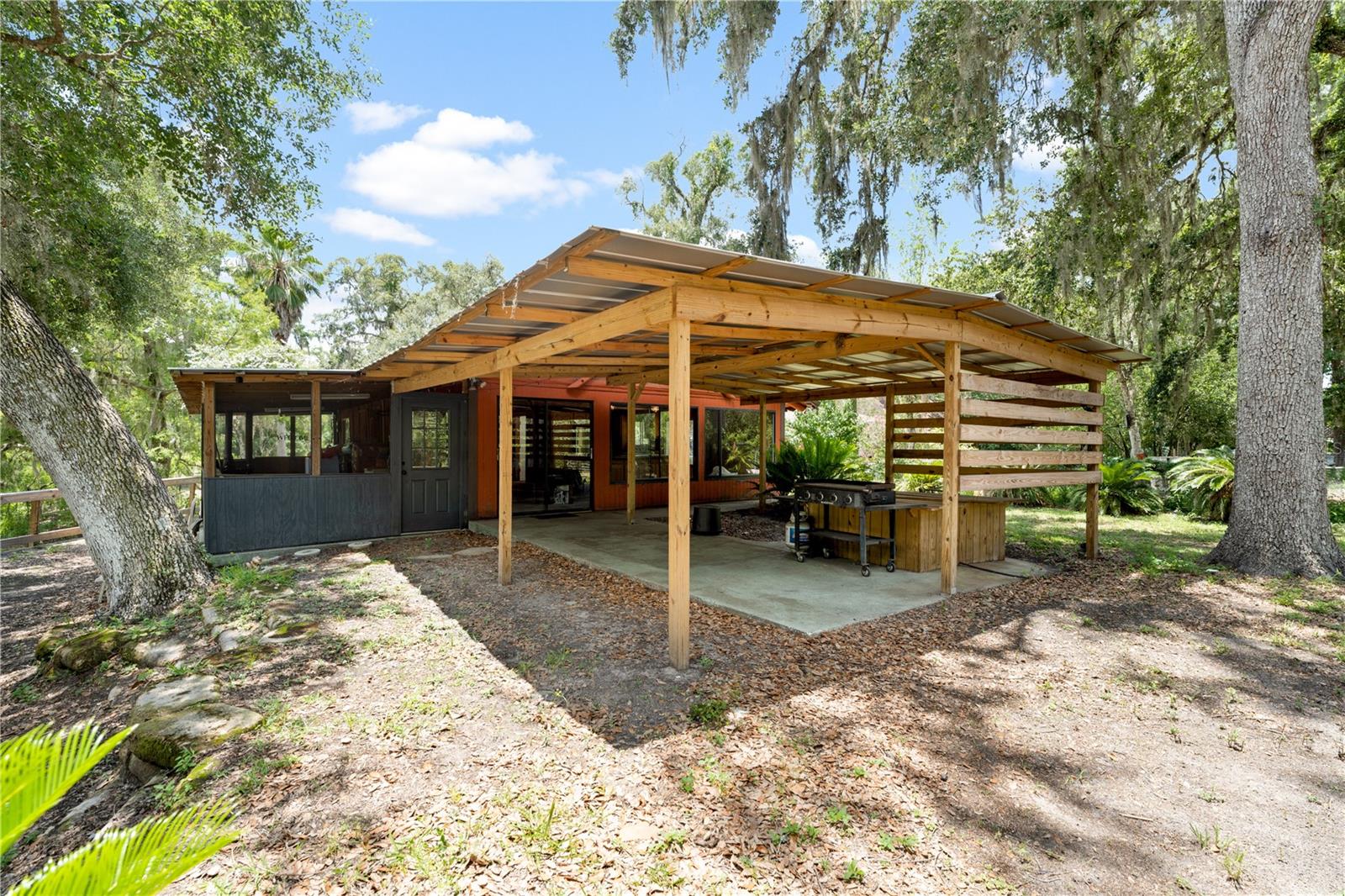 Single Family Residence in DADE CITY FL 6410 AMELIA LANE 3.jpg