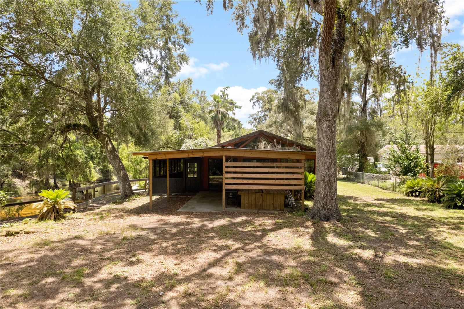 Single Family Residence in DADE CITY FL 6410 AMELIA LANE 33.jpg