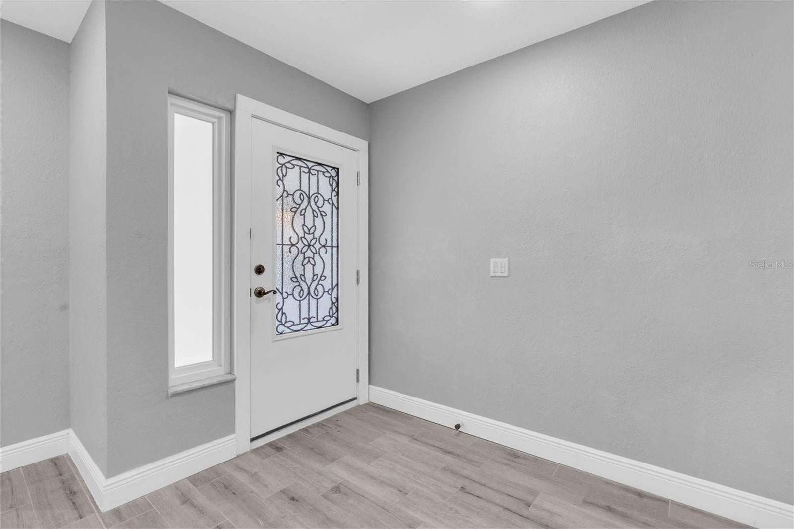 5619 Denver St, Saint Petersburg, FL 33703 photo