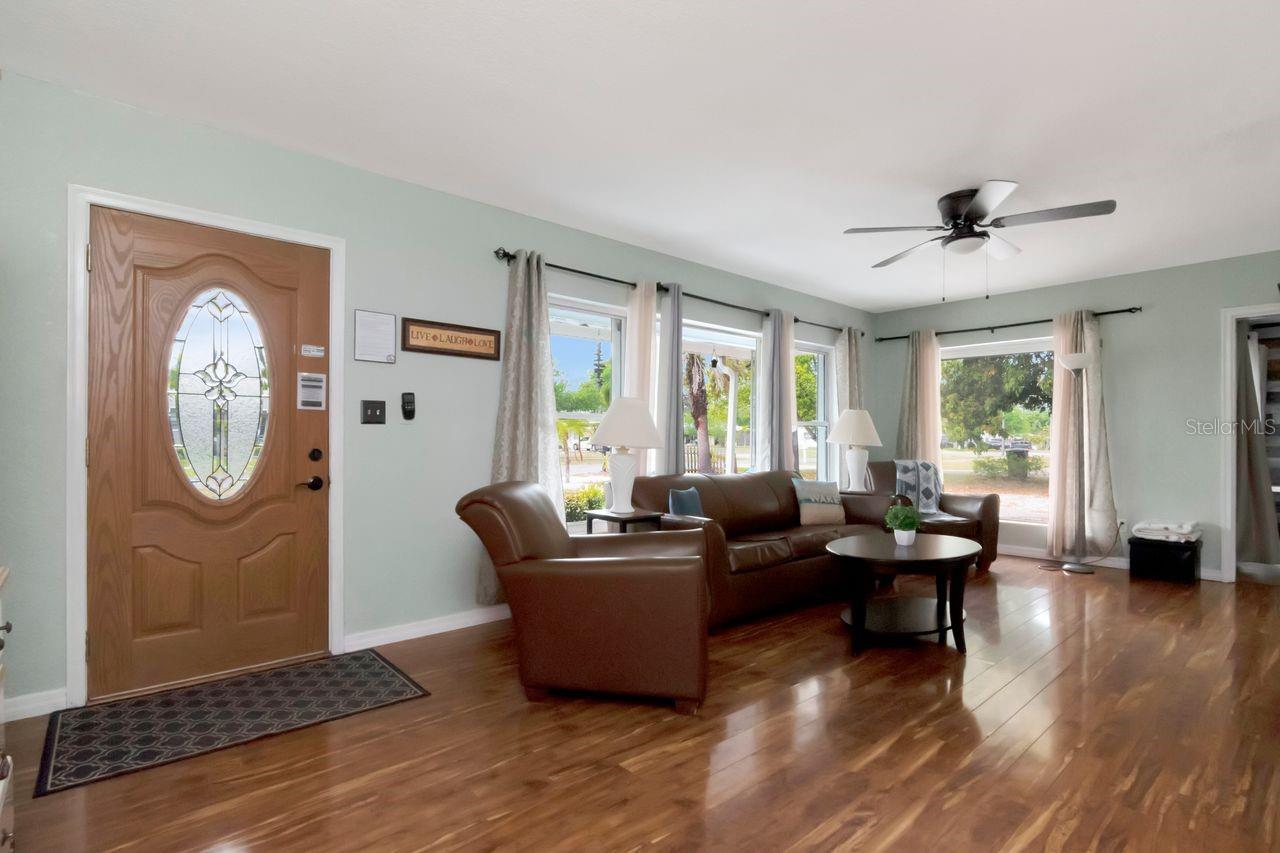 305 Baker Ave, Clearwater, FL 33755 photo