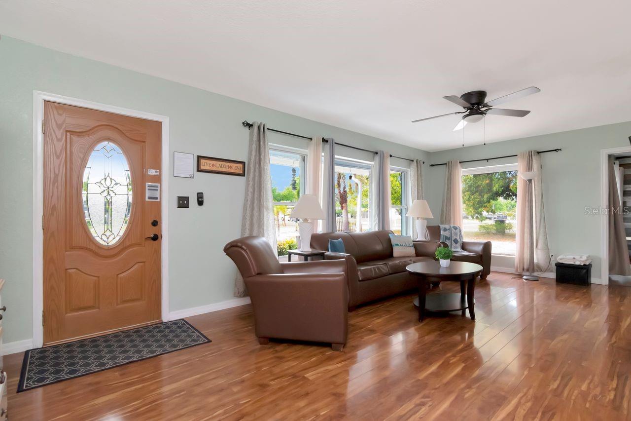 305 Baker Ave, Clearwater, FL 33755 photo