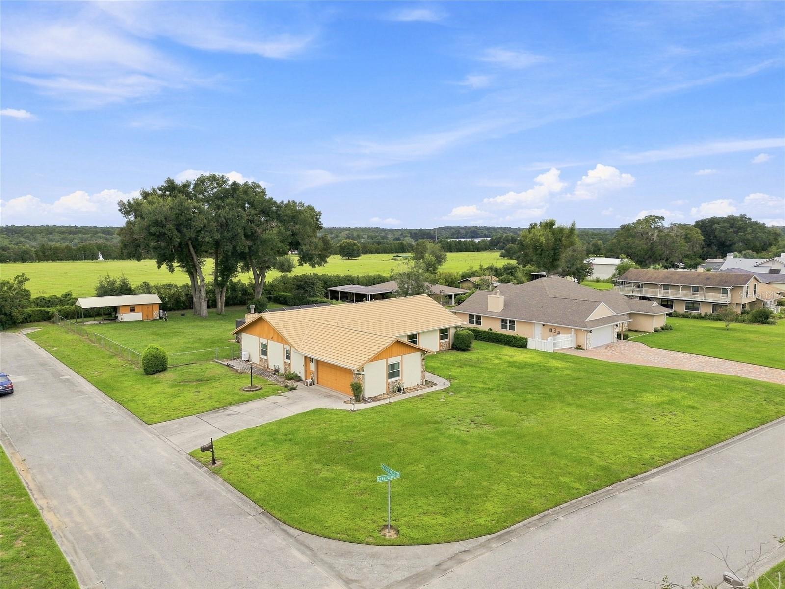 12501 Apalachee Pl, Thonotosassa, FL 33592 photo