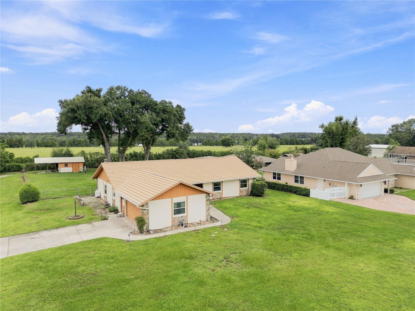 12501 Apalachee Pl, Thonotosassa, FL 33592 photo