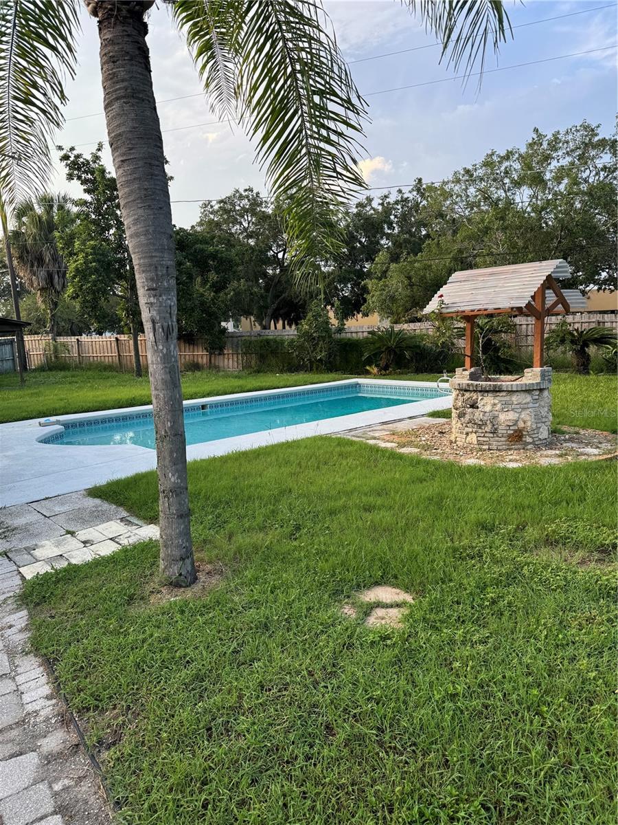 5608 Gateway Dr, Tampa, FL 33615 photo