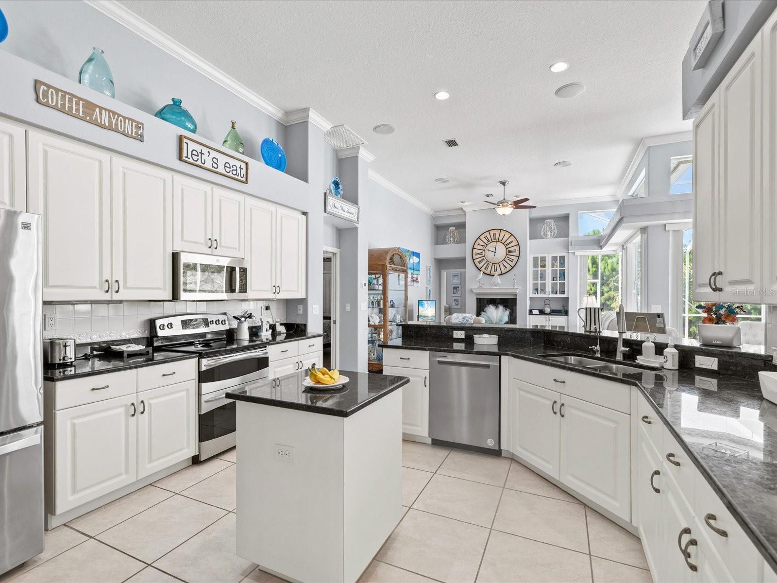 8101 Morning View Dr, Hudson, FL 34667 photo