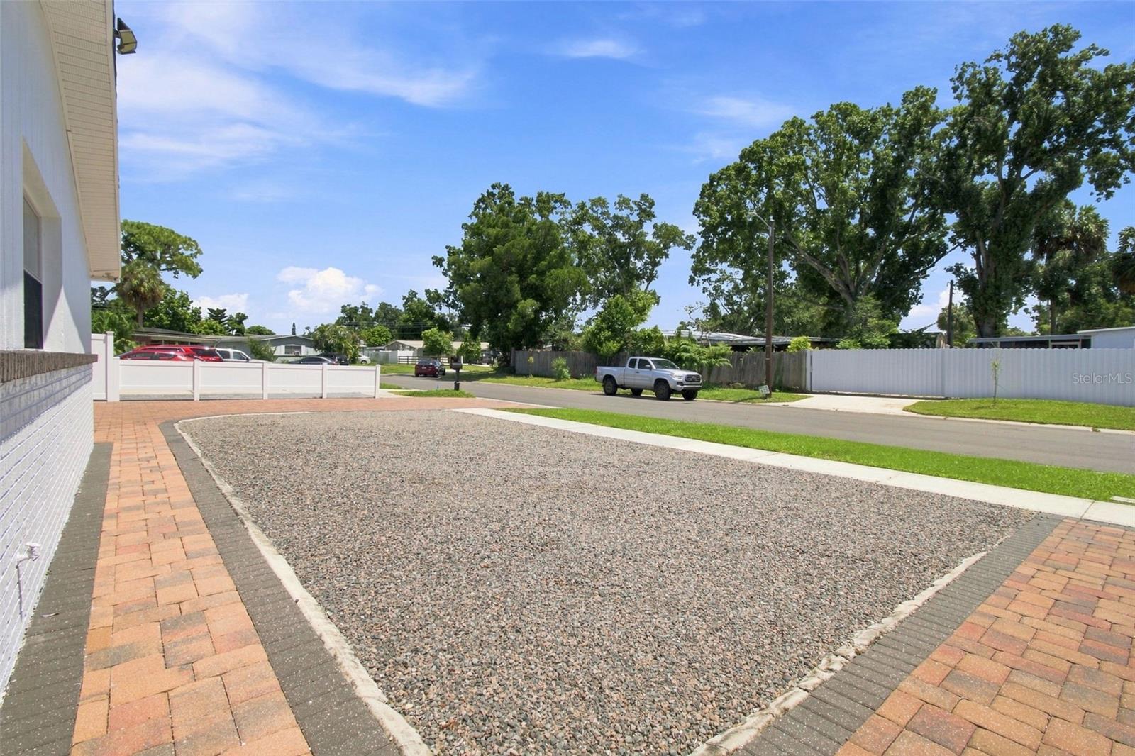 6033 Ambassador Dr, Tampa, FL 33615 photo