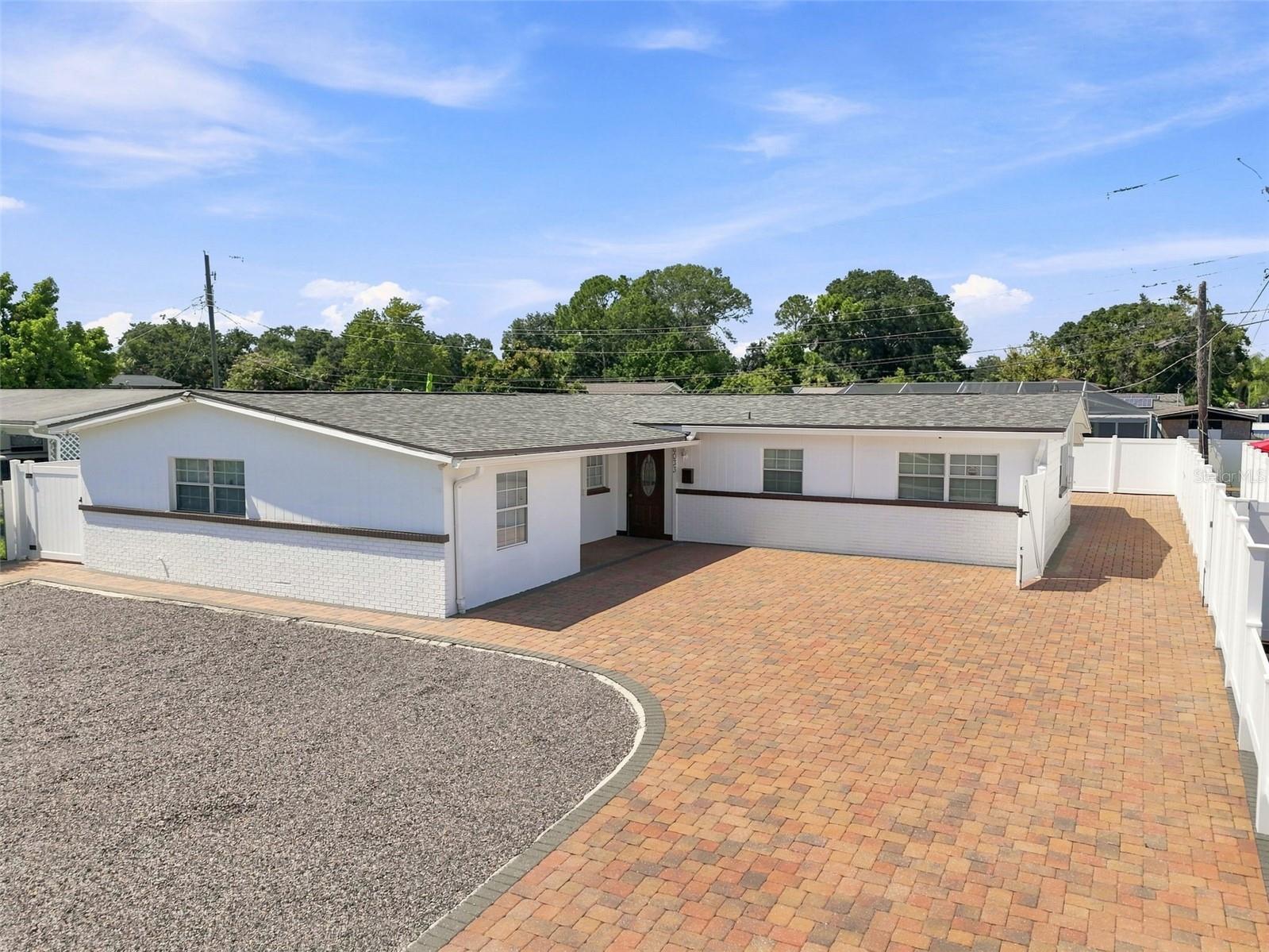6033 Ambassador Dr, Tampa, FL 33615 photo