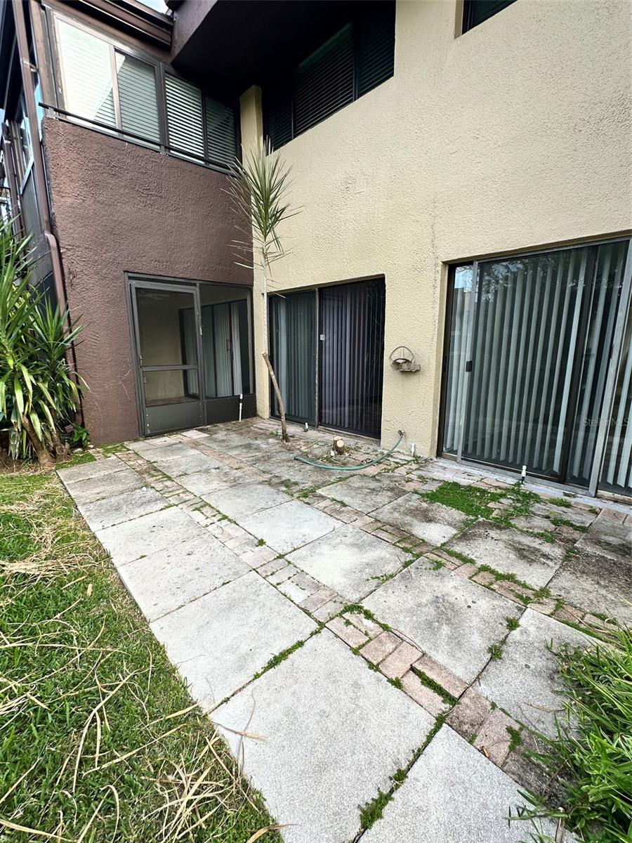 10775 Village Club Cir, Saint Petersburg, FL 33716