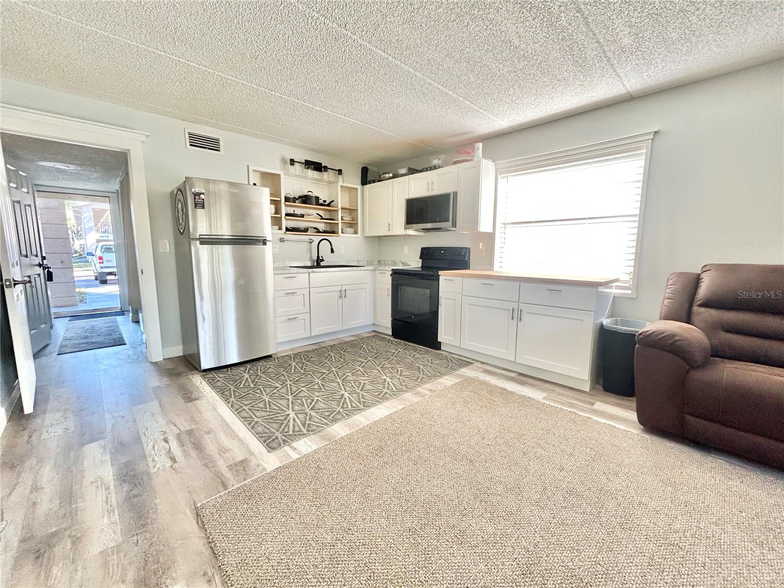 2275 62 Ave #101, Saint Petersburg, FL 33702 photo