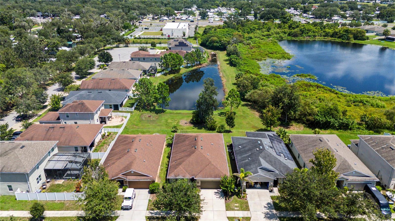 10530 Medford Lake Dr, Riverview, FL 33578 photo