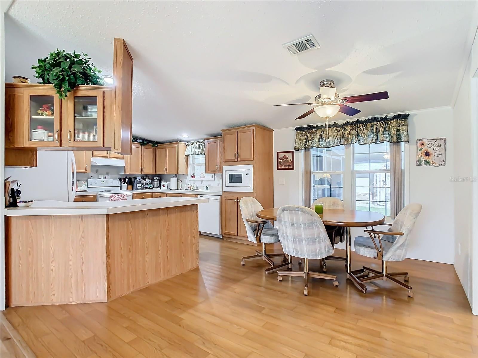 157 Orangewood Dr, Lake Wales, FL 33898 photo