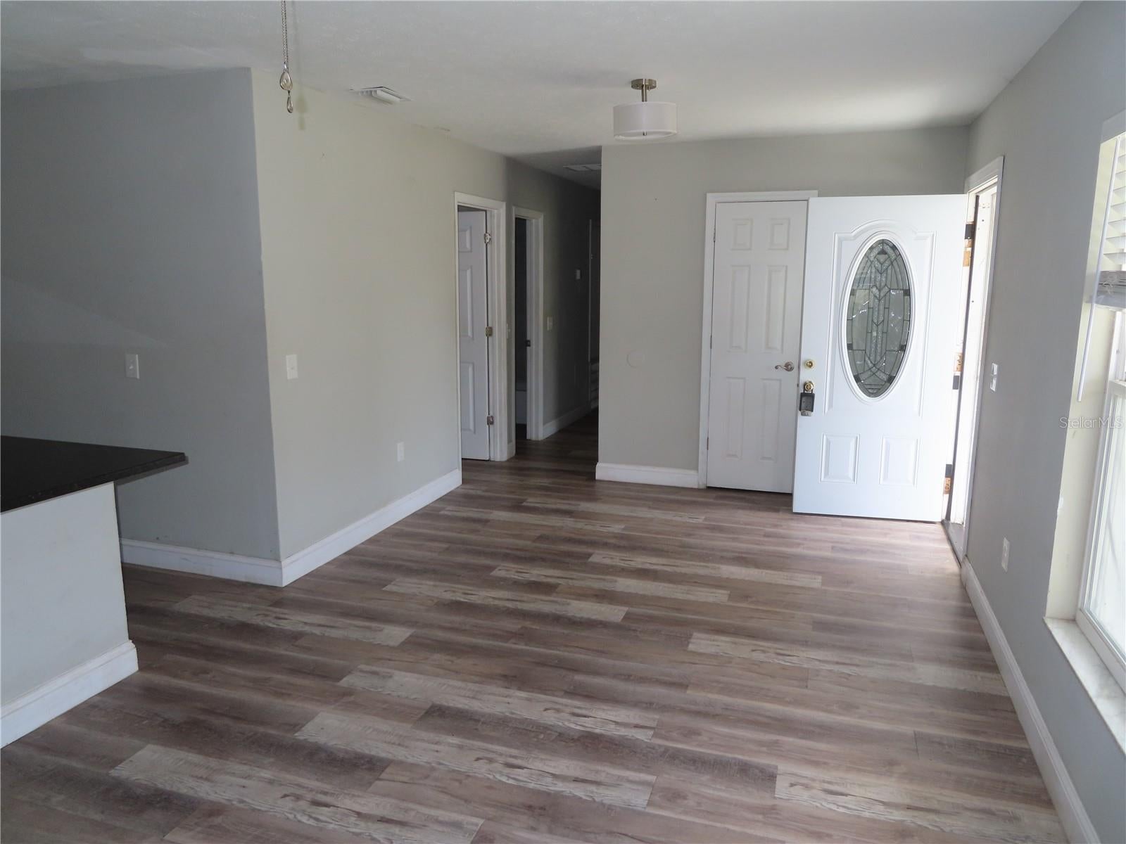 1215 Windsor Cir, Brandon, FL 33510 photo