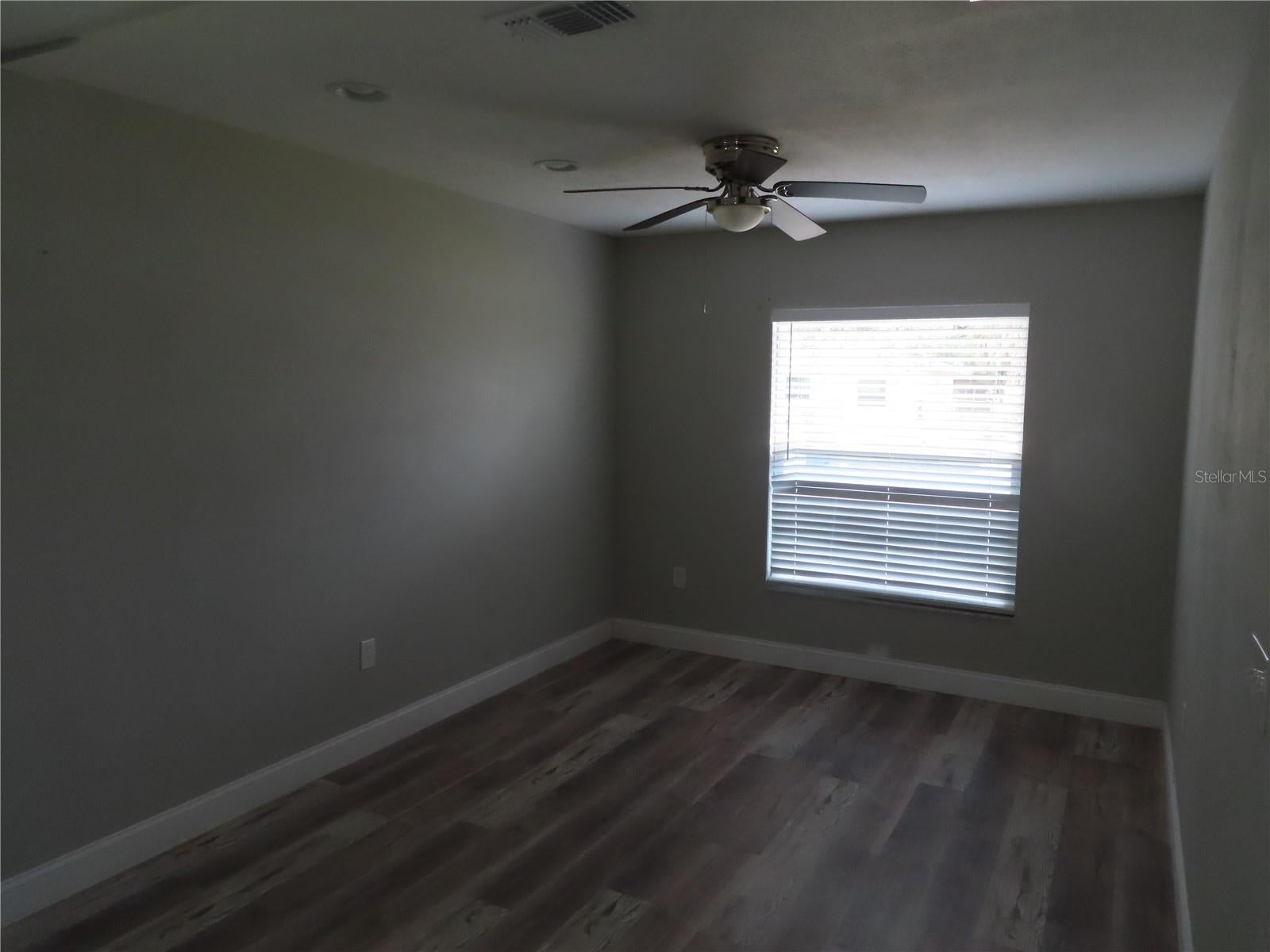 1215 Windsor Cir, Brandon, FL 33510 photo