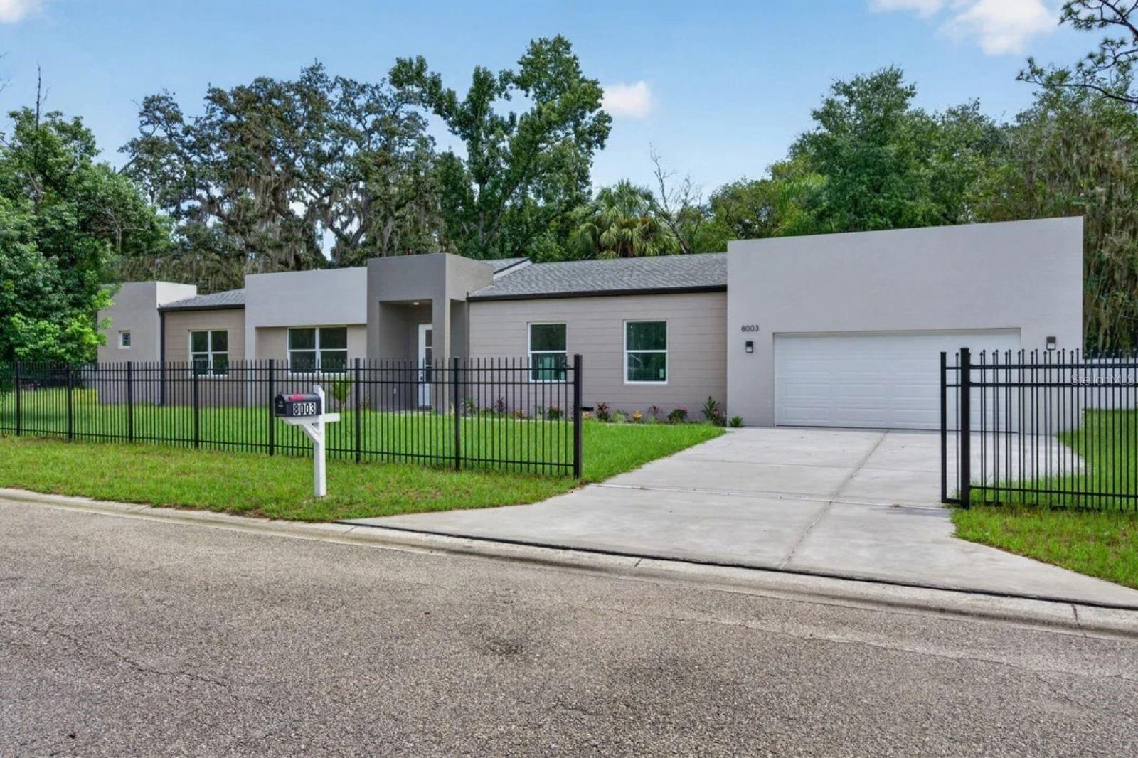 8003 Chaney Ln, Tampa, FL 33617 photo