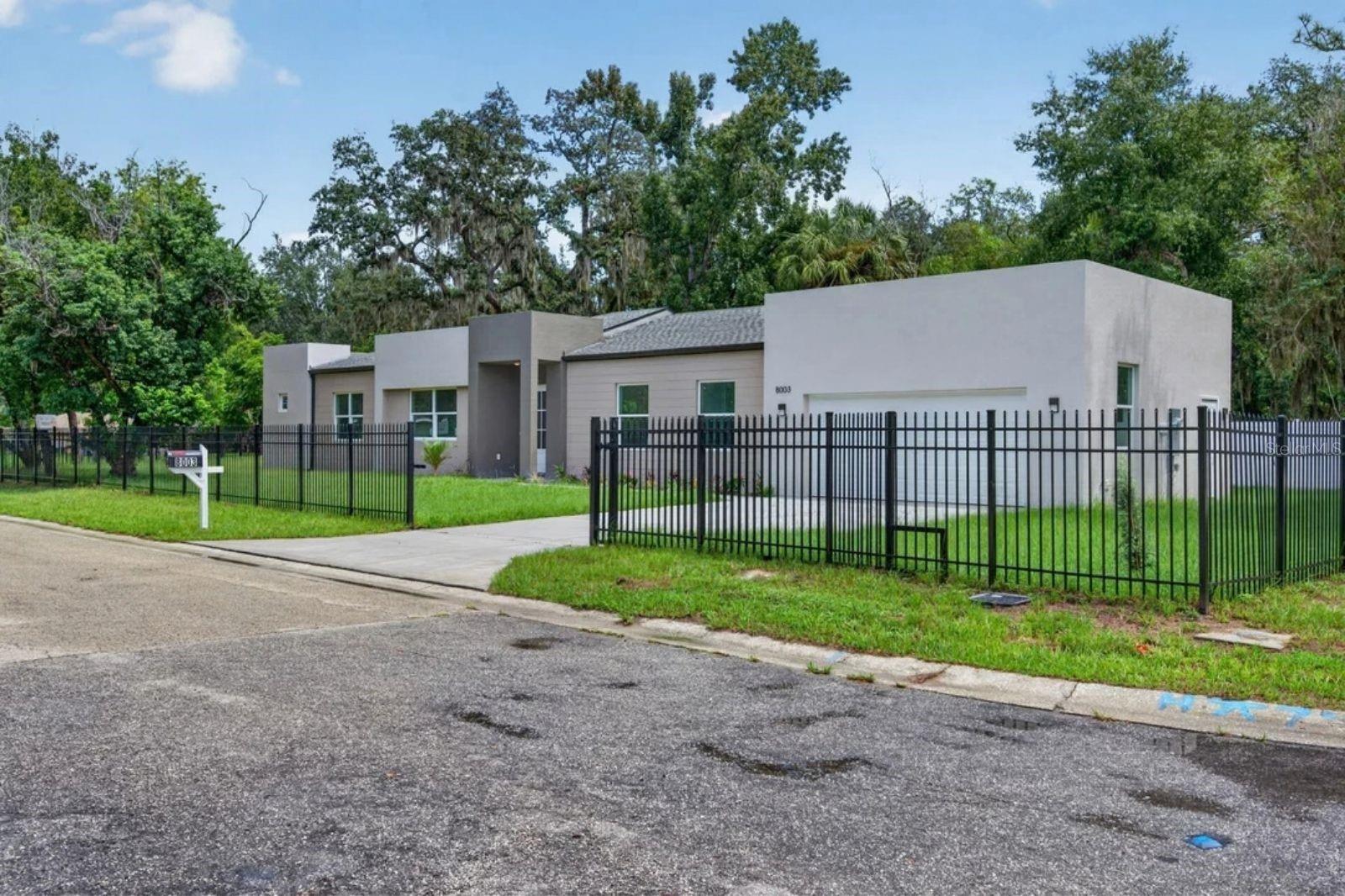 8003 Chaney Ln, Tampa, FL 33617 photo