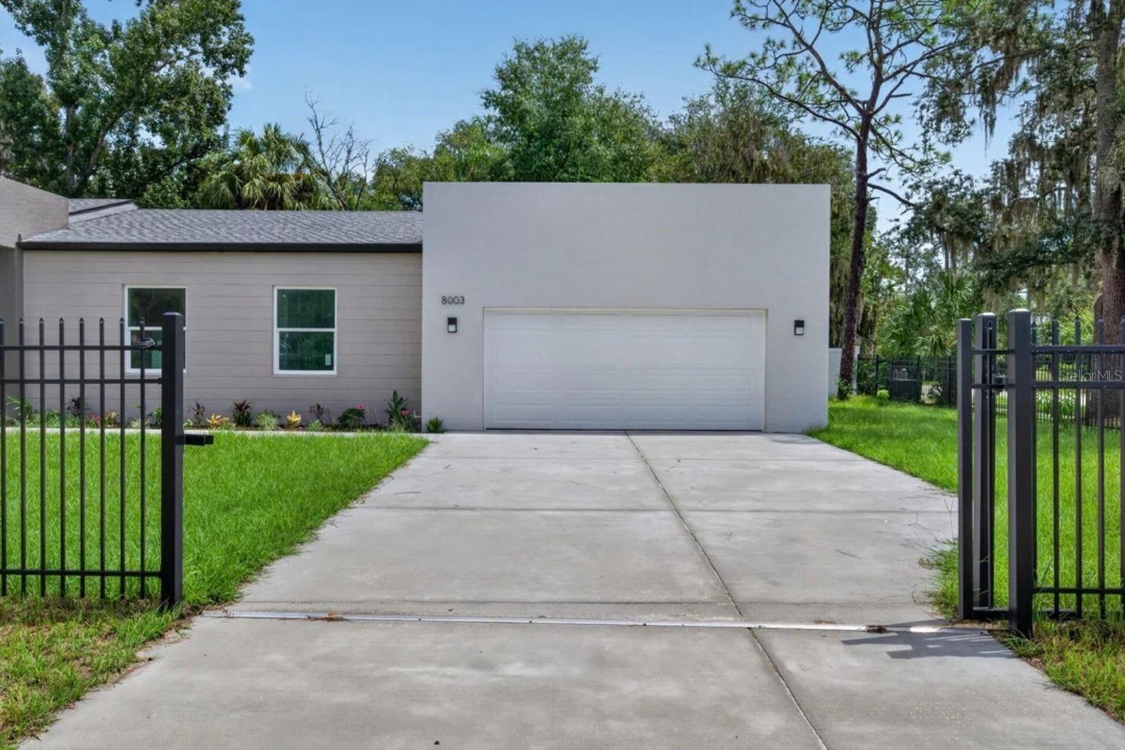 8003 Chaney Ln, Tampa, FL 33617 photo