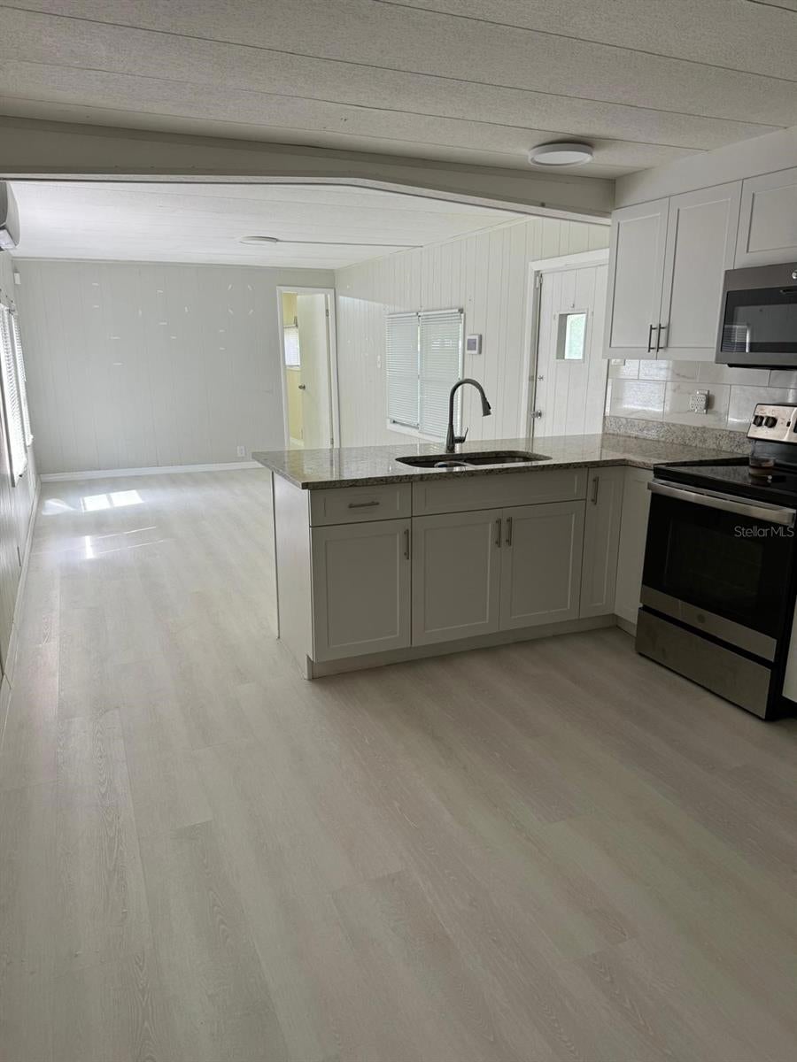 6300 W Linden Dr, Homosassa, FL 34446 photo