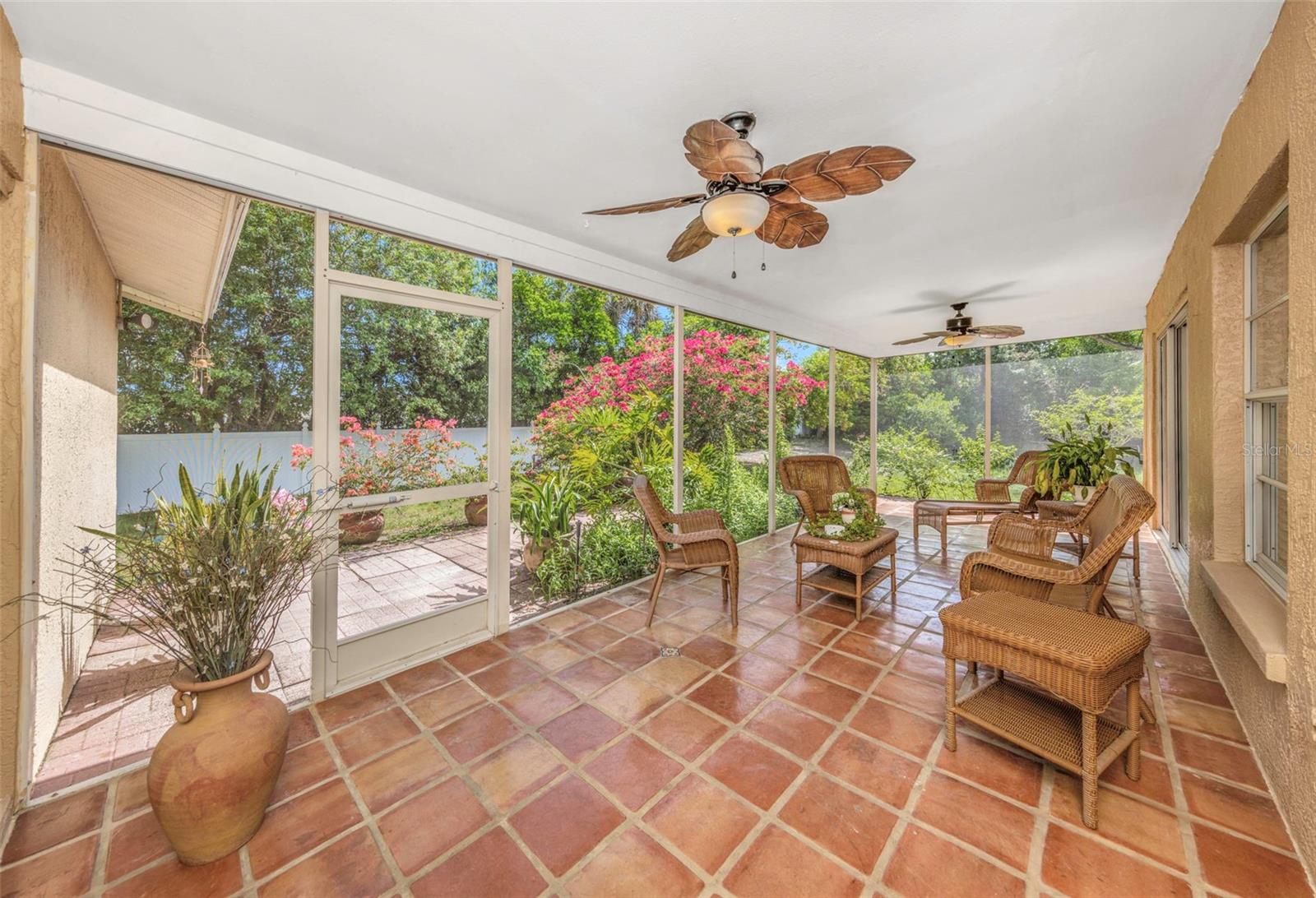 2437 Hawk Ave, Palm Harbor, FL 34683 photo