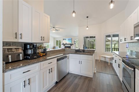 Single Family Residence in DADE CITY FL 31949 AMBERLEA RD 23.jpg