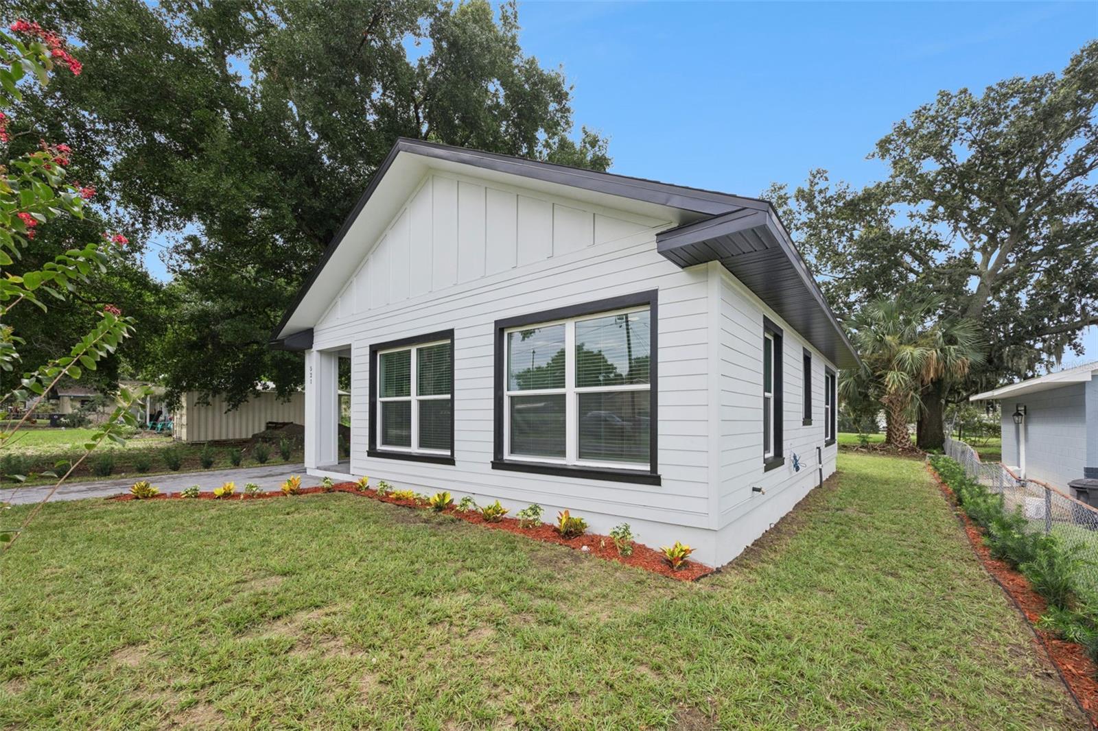 521 W Herriott Ave, Oakland, FL 34760 photo