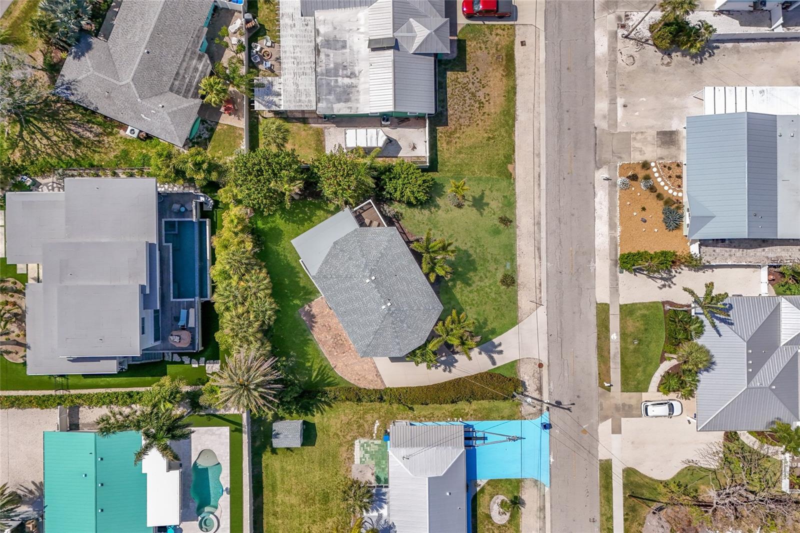221 85 St, Holmes Beach, FL 34217