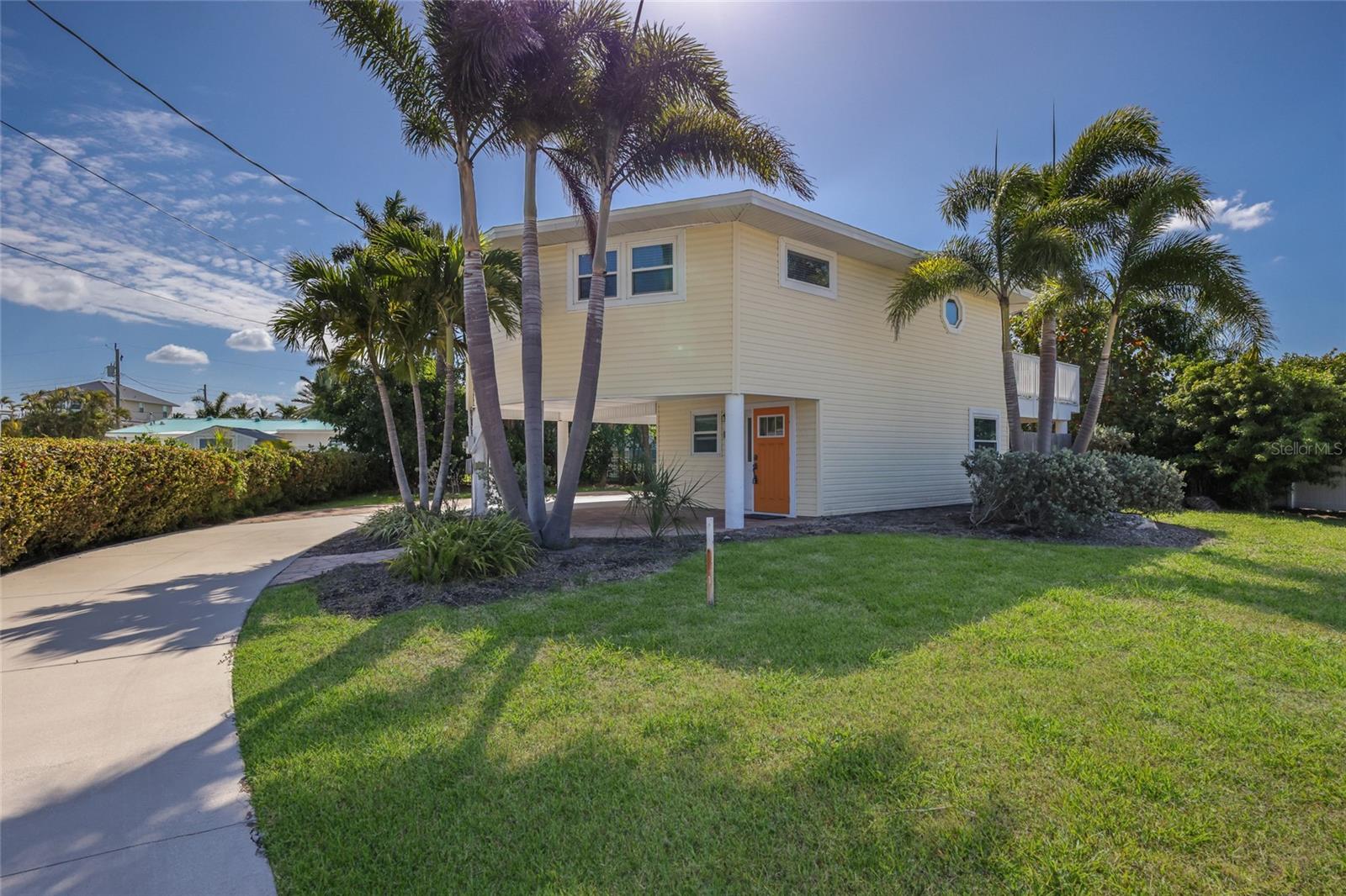 221 85 St, Holmes Beach, FL 34217 photo