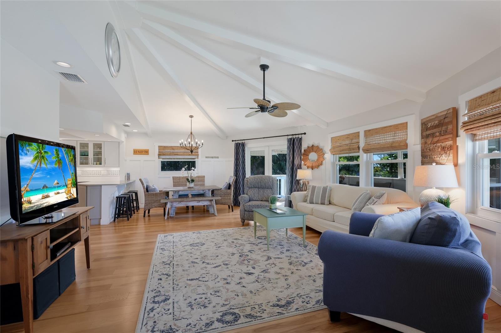 221 85 St, Holmes Beach, FL 34217 photo