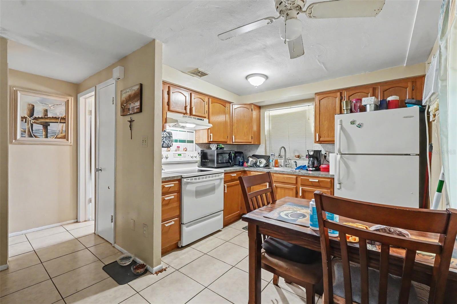 5513 Oceanic Rd, Holiday, FL 34690 photo